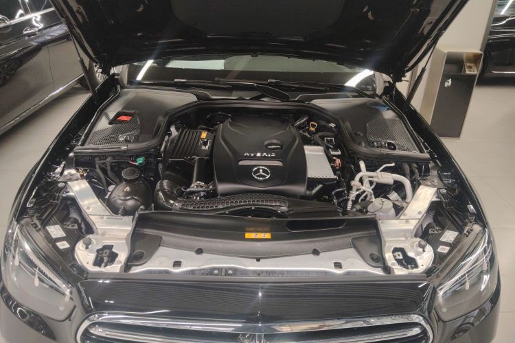 Mercedes-Benz E Class New Energy 2023 car image #20