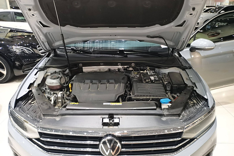 Volkswagen Passat Variant 2023 imagem de carro #20