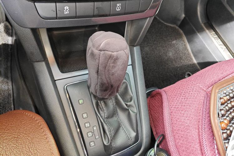 Skoda Yeti 2017 car image #20