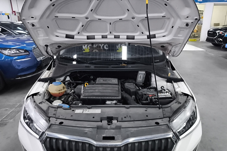 Skoda Rapid Spaceback 2020 car image #20