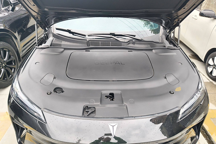 Deepal L07 2025 car image #20