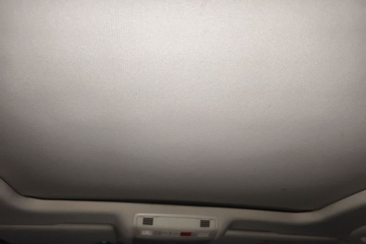 Volkswagen Passat Variant 2018 immagine di auto #20