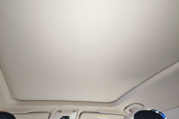 BMW iX1 2023 car image #20