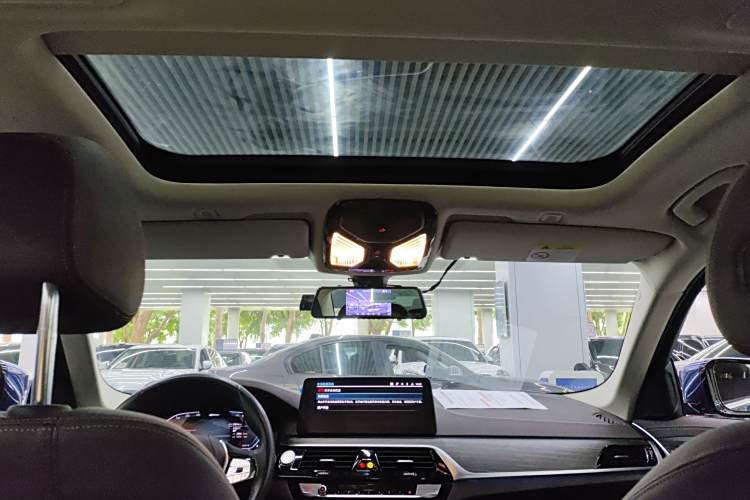 BMW M5 New Energy 2021 car image #20