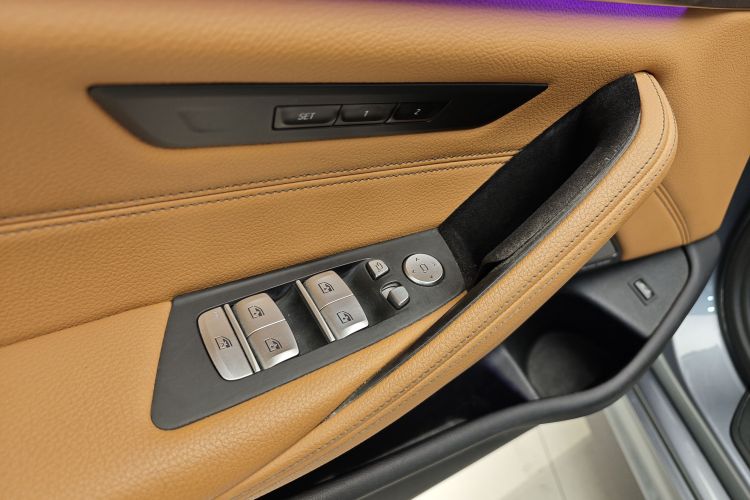 BMW 5 Series (Imported) 2020 #20 BMW 5 Series (Imported) 2020 car image #20