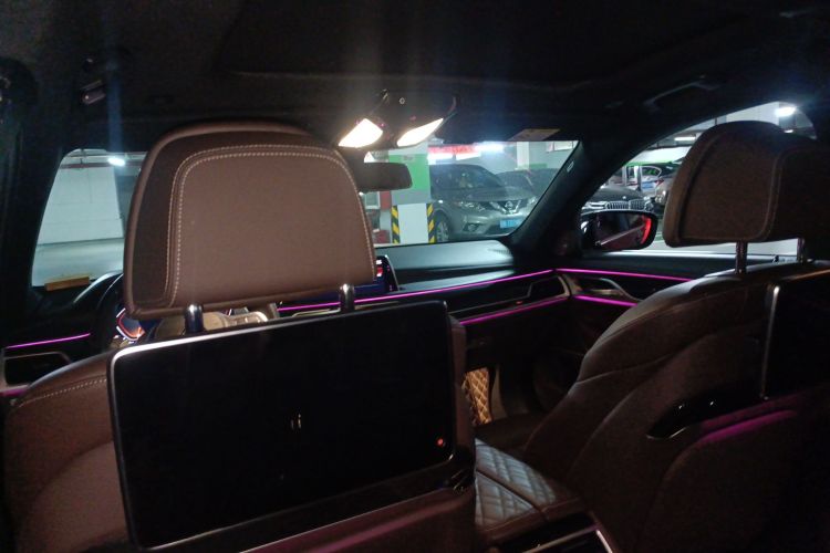 BMW M760Le 2020 car image #20