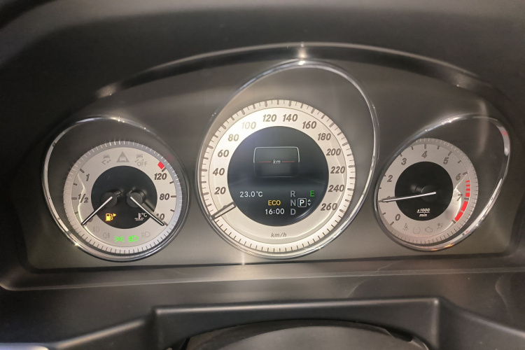 Mercedes-Benz GLK Class 2015 car image #20