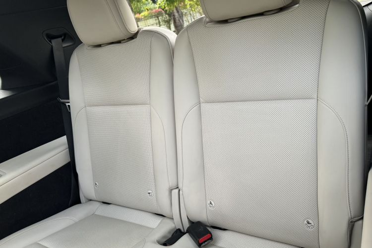 Li L8 2023 изображение автомобиля #20