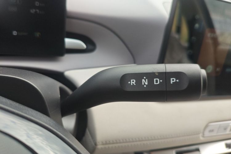 MG 4 EV 2025 car image #20