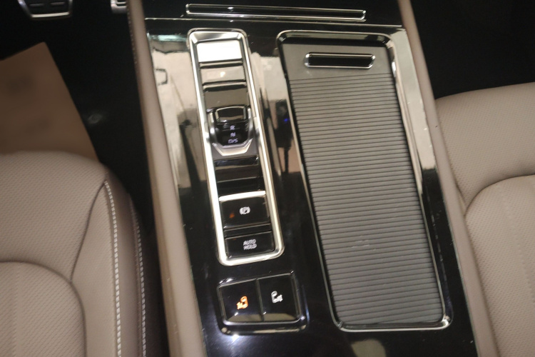 Volkswagen Viloran 2022 car image #20