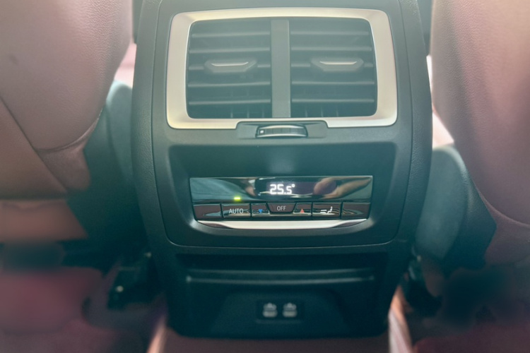 Volkswagen Bora Classic 2024 #20 Volkswagen Bora Classic 2024 car image #20