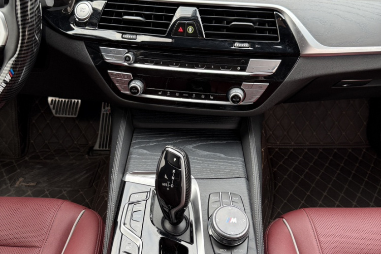 BMW M5 New Energy 2022 car image #20