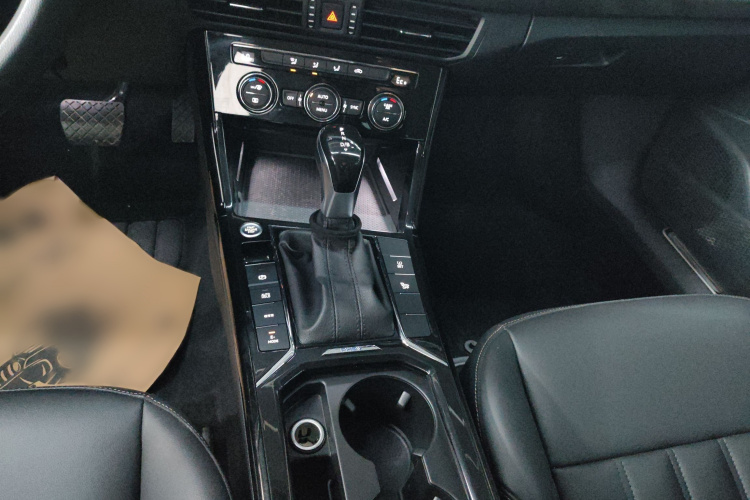 Volkswagen Passat New Energy 2019 #20 Volkswagen Passat New Energy 2019 صورة سيارة #20