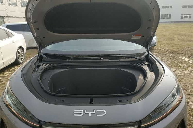 BYD Sea Lion 05 EV 2025 car image #20