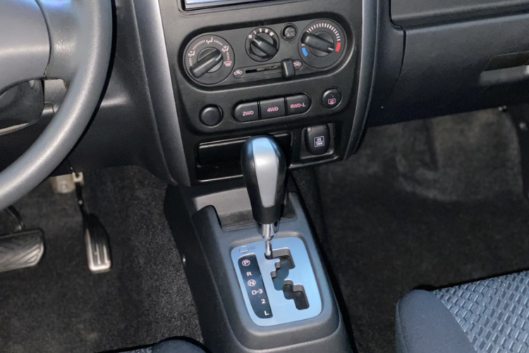 Suzuki Jimny (Imported) 2017 immagine di auto #20