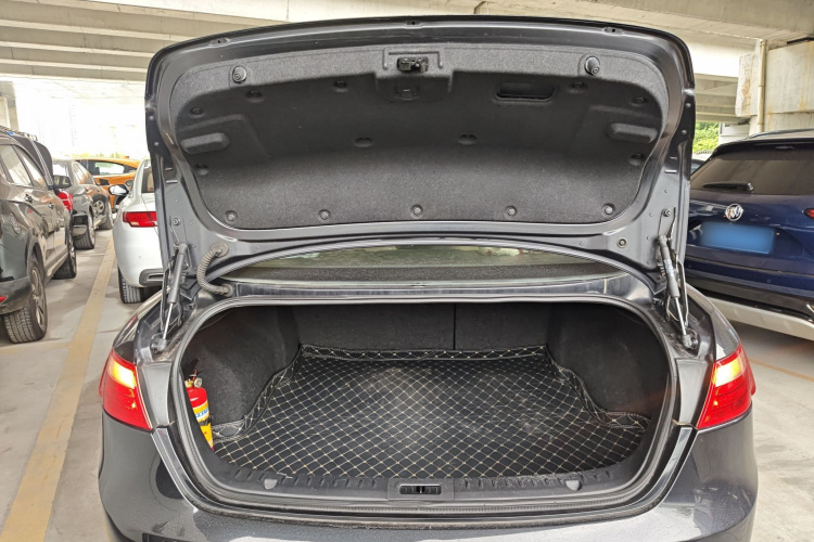 2016 car image #20