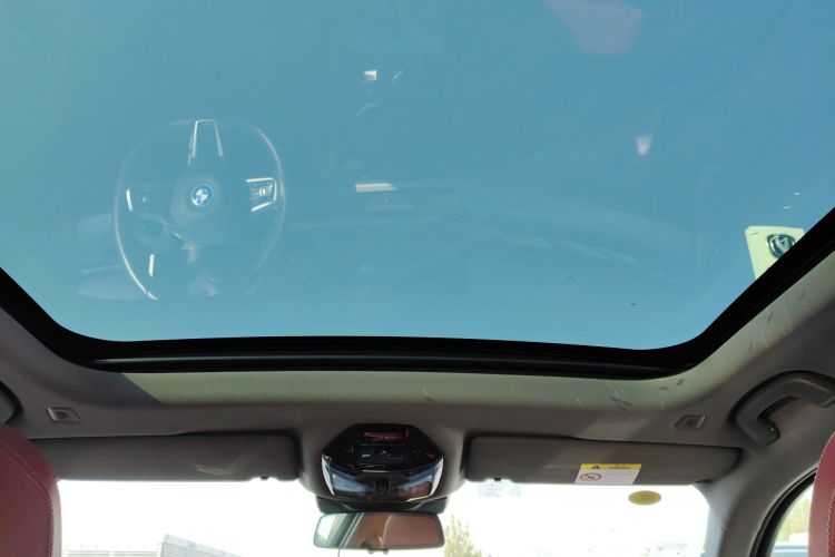 BMW i5 M60 2024 car image #20