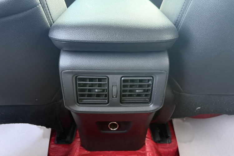 Kia Wildlander 2022 صورة سيارة #20