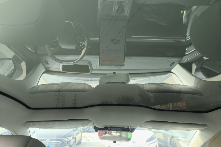 哪吒汽车 哪吒S猎装 2025 汽车图片 #20