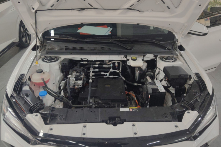 BYD e2 2024 image de voiture #20