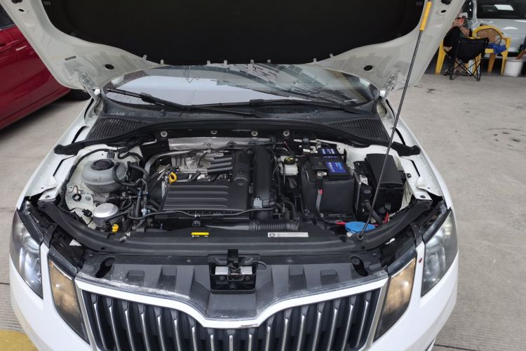 Skoda Octavia 2021 car image #20