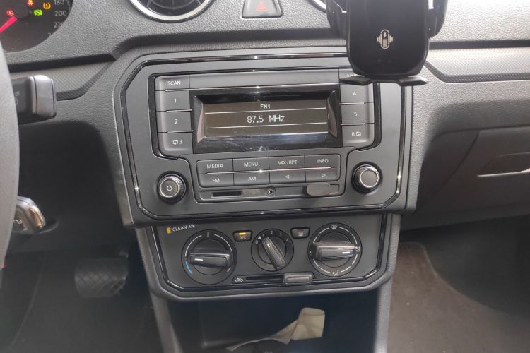 VA3 2020 car image #20