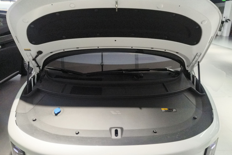 Li i8 2025 изображение автомобиля #20