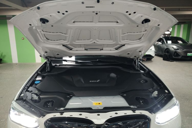 BMW iX3 2021 immagine di auto #20