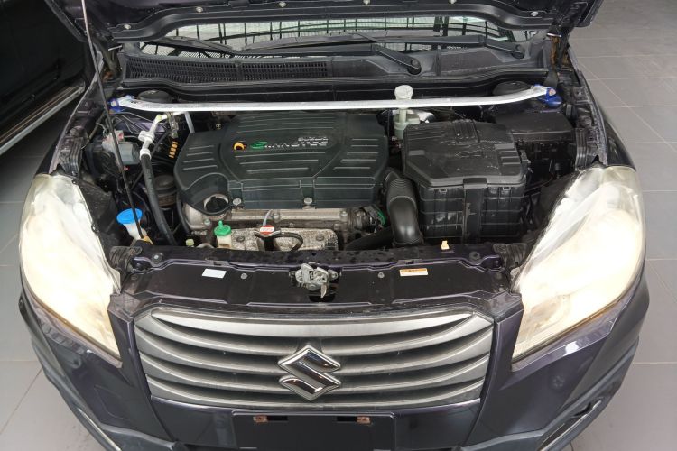 Suzuki S-Cross 2015 immagine di auto #20