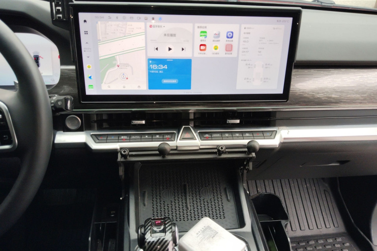 Tank 400 2023 car image #20