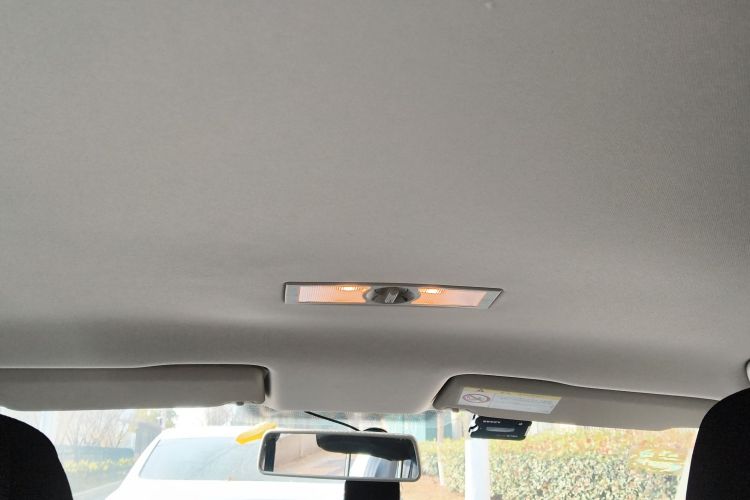 Volkswagen Gran Lavida 2017 car image #20