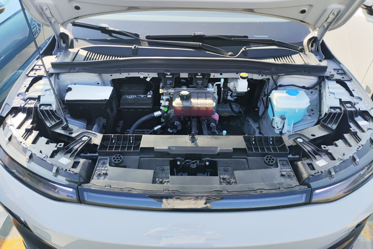 零跑汽车 零跑B01 2025 汽车图片 #20