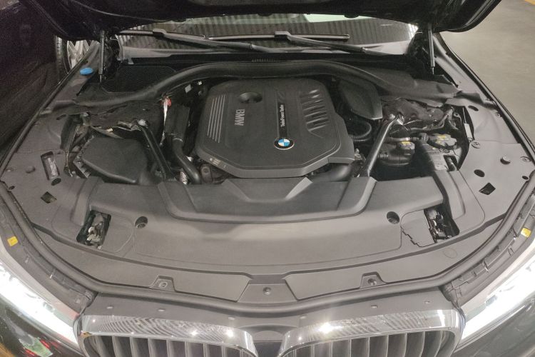 BMW M760Le 2017 #20 BMW M760Le 2017 car image #20