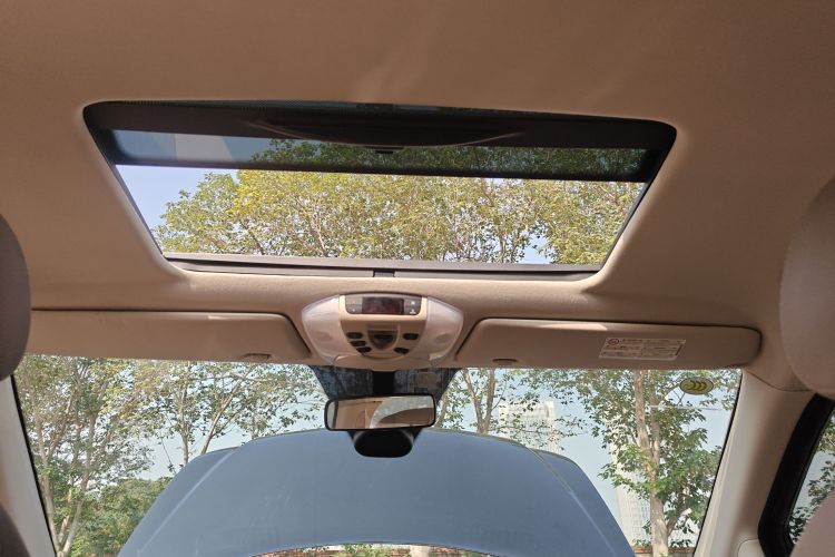 Mercedes-Benz Viano (Imported) 2015 car image #20