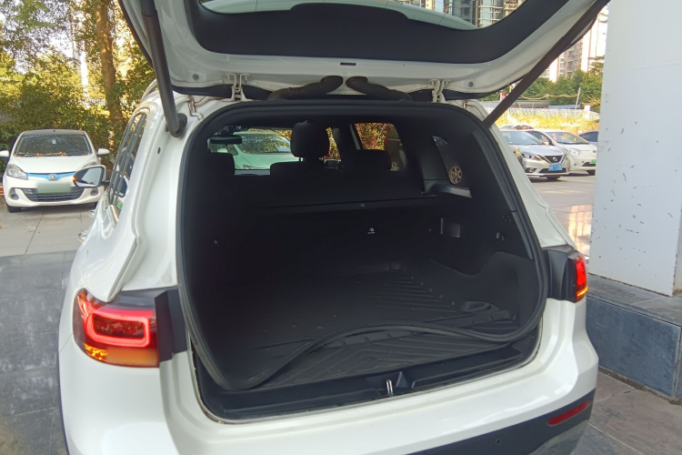 Mercedes-Benz GLB Class 2021 immagine di auto #20