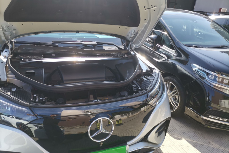 Mercedes-Benz EQE Class 2023 car image #20