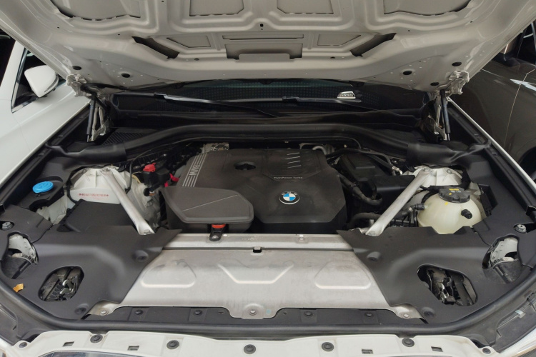 BMW X4 M40i 2020 #20 BMW X4 M40i 2020 car image #20