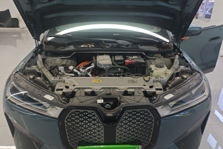 BMW iX 2023 immagine di auto #20