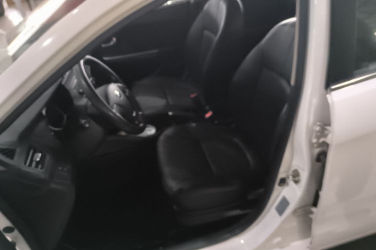 Kia K2 2016 car image #20