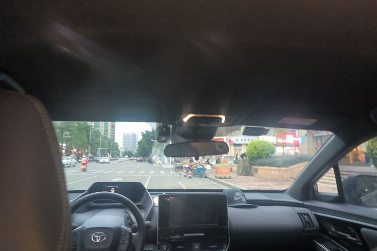 Toyota bZ4X 2023 immagine di auto #20