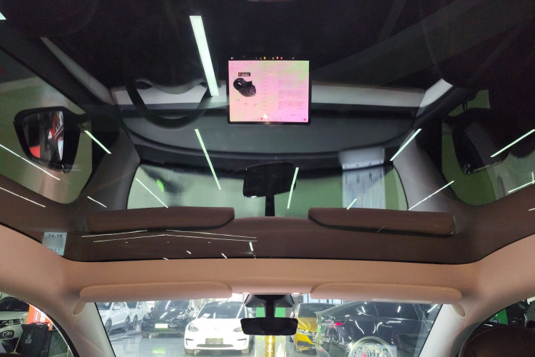 Tesla Model Y 2022 car image #20