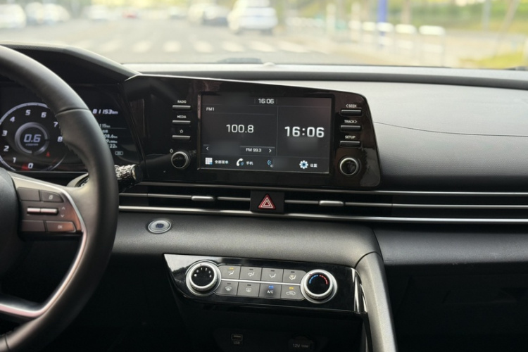 现代 伊兰特 2021 汽车图片 #20