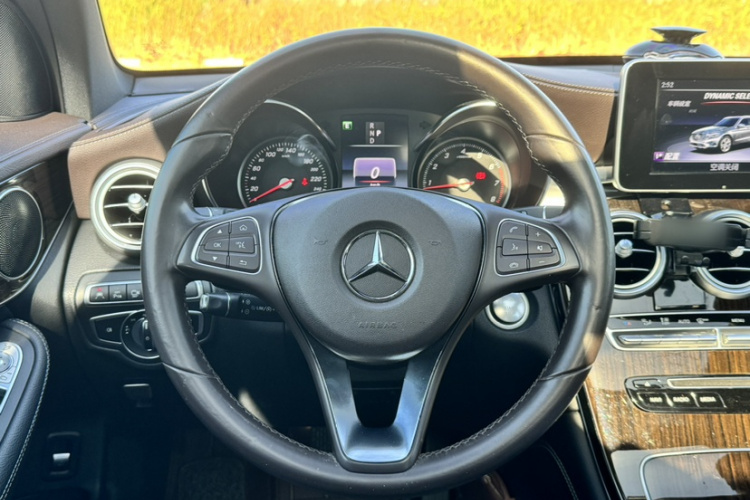 Mercedes-Benz GLC Class 2019 #20 Mercedes-Benz GLC Class 2019 car image #20