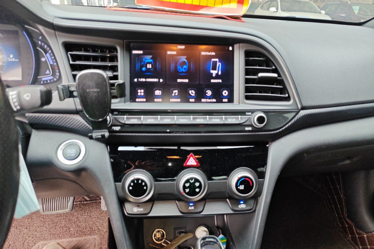 Hyundai Elantra AD 2019 car image #20