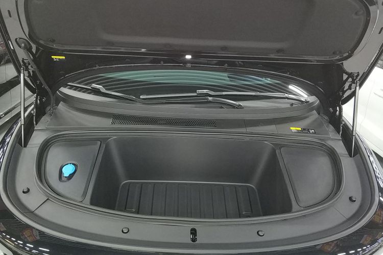 Li i6 2025 immagine di auto #20