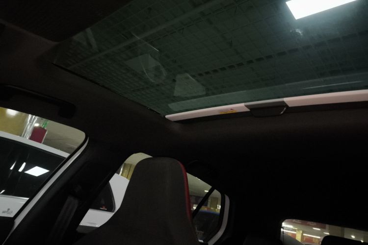 Volkswagen GolfGTI 2024 immagine di auto #20