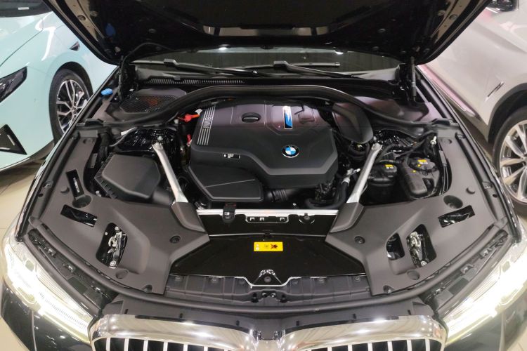 BMW 5 Series New Energy 2023 immagine di auto #20