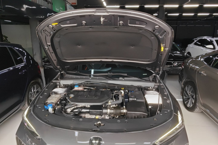 Changan UNI-V 2022 car image #20