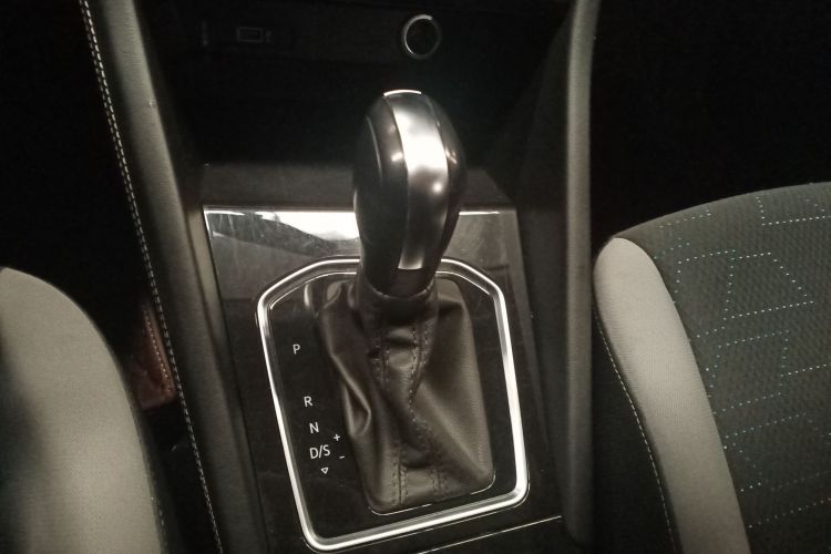 VS5 2023 car image #20