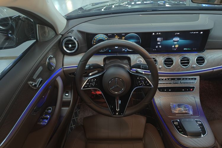 Mercedes-Benz E Class 2022 car image #20